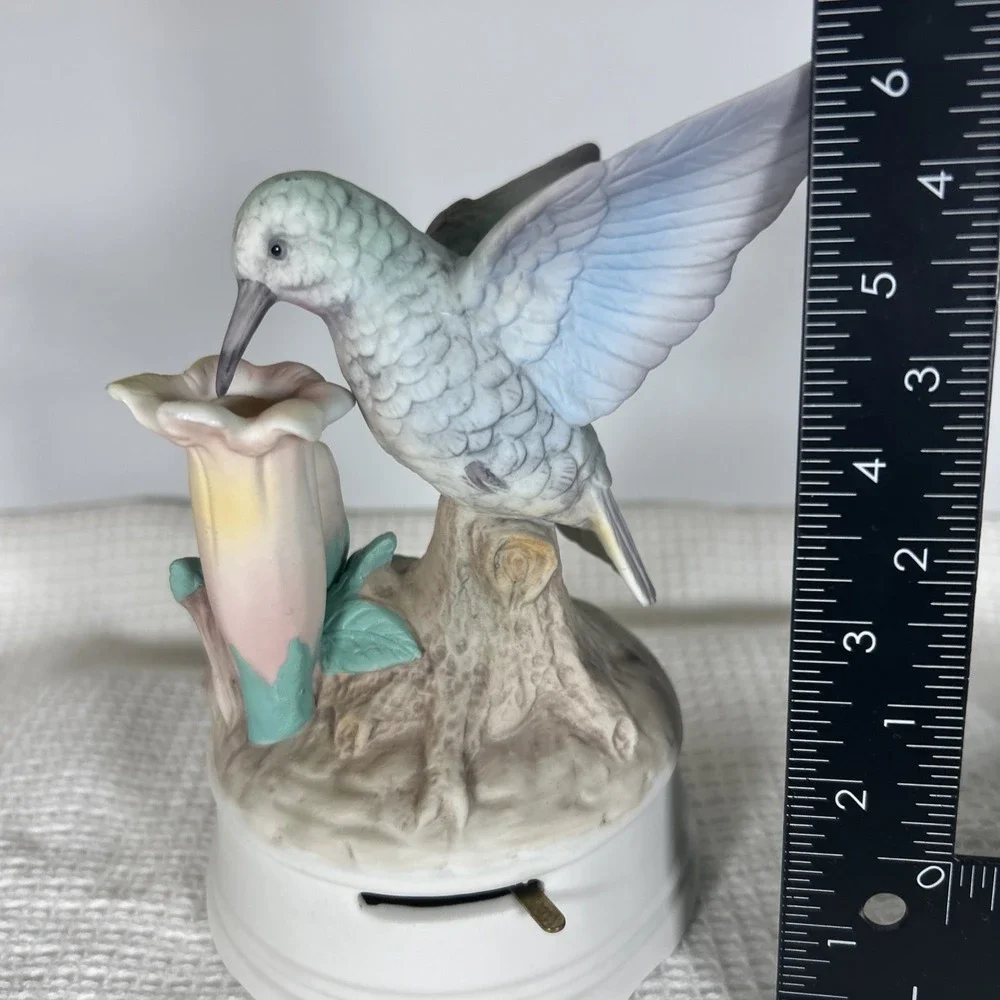 VTG Crowning Touch Hummingbird Music Box Porcelain Green Pink Excellent Japan